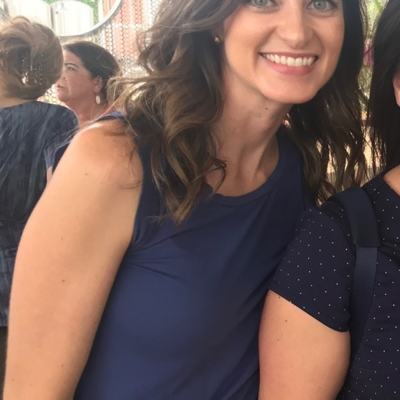 Meet your Posher, Dawn - Picture 3 of 5